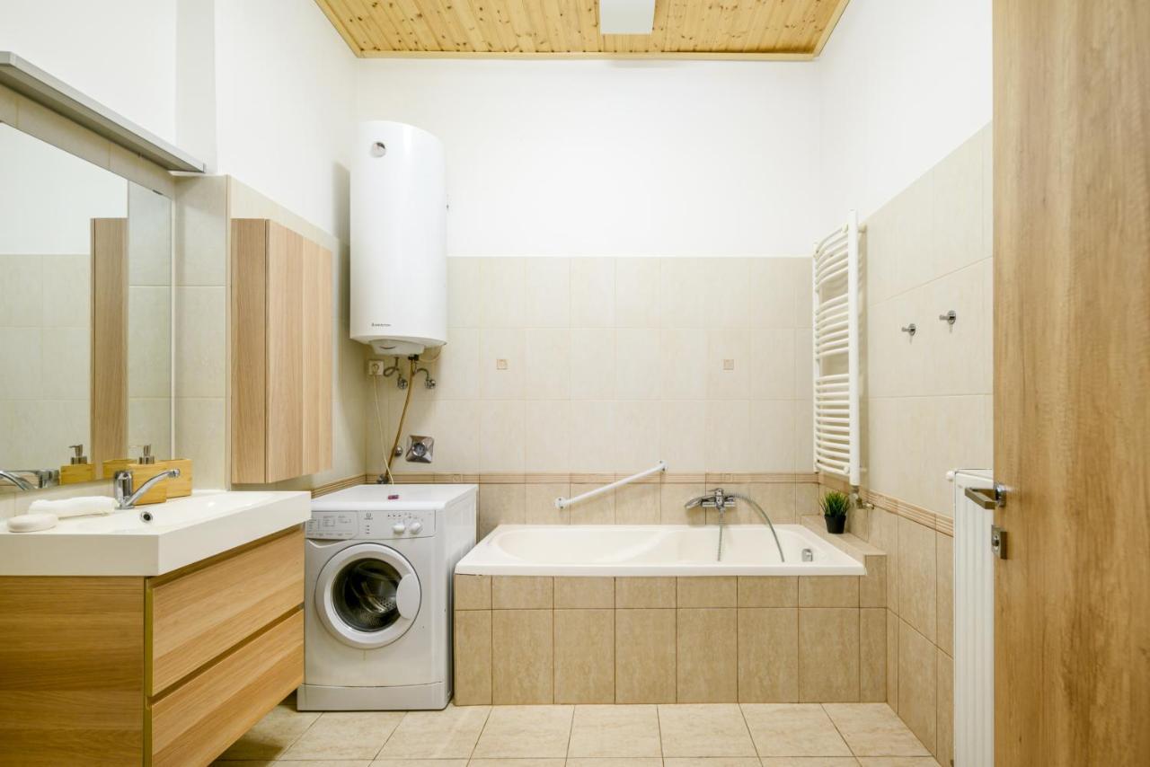 Downtown Deluxe-Two Bedroom Apartment With Sauna Βουδαπέστη Εξωτερικό φωτογραφία